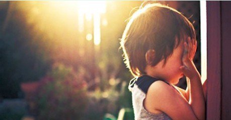 孩子有斜視常常被其他小孩欺負(fù)、起外號(hào)