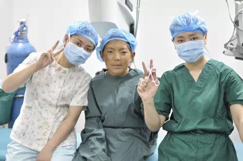 “明眸格?；P(guān)愛(ài)玉樹(shù)眼疾兒童行動(dòng)”11名玉樹(shù)眼疾患兒成功