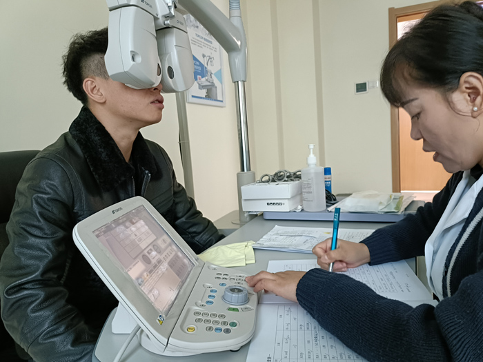 300度近視拖到900度近視，近視手術(shù)是什么感受？