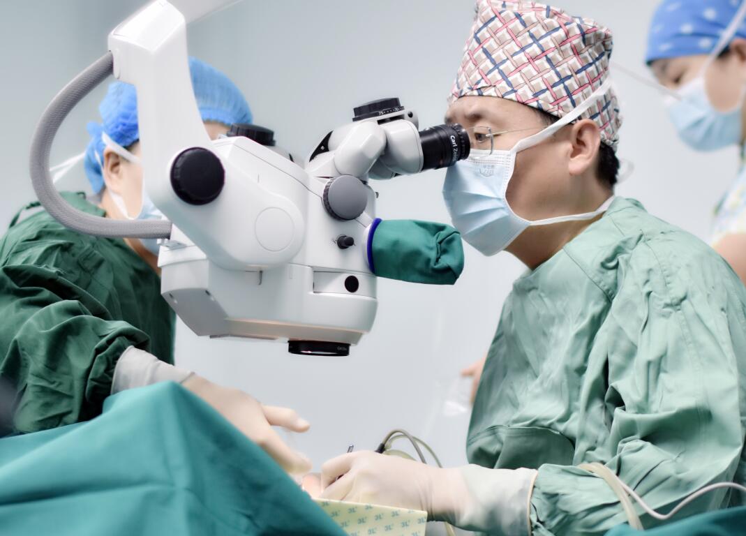 得了白內(nèi)障必須做手術(shù)嗎？