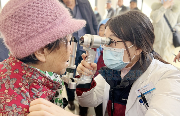 蘭州普瑞眼視光醫(yī)院“迎新春，送溫暖”慰問貧困群眾公益