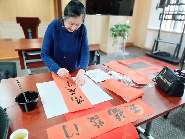 “淡淡墨香飄，濃濃新春情”蘭州普瑞眼視光醫(yī)院給患者送